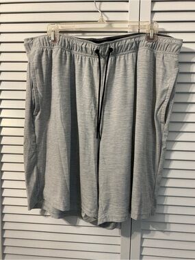 Old Navy Light Gray Men's Athletic Drawstring Shorts